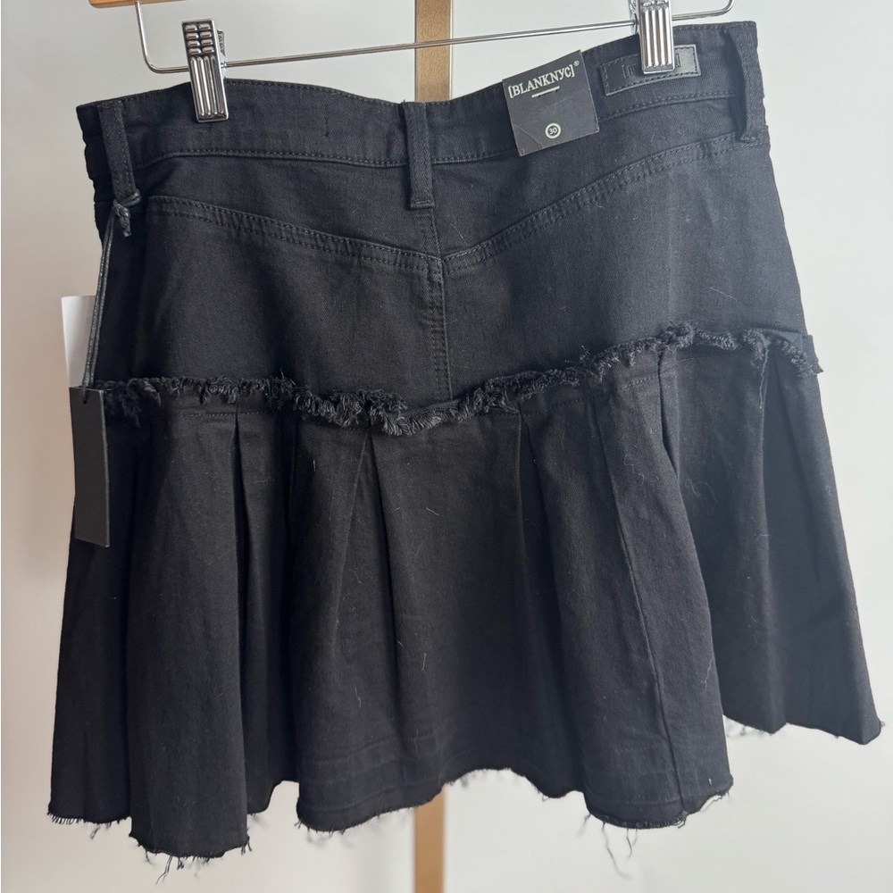 BlankNYC Sz 30 Fray Black Denim Pleated Mini Skirt - Picture 4 of 7